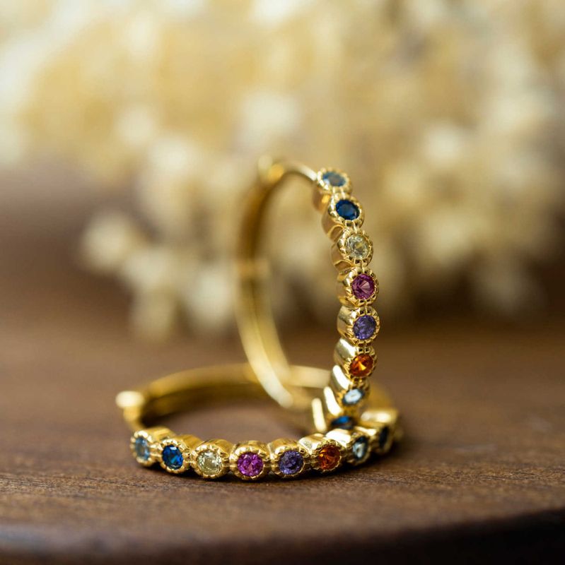 NORA MØRK ØRERING I SØLV MED MULTI ZIRKONIA, 20 MM 710209